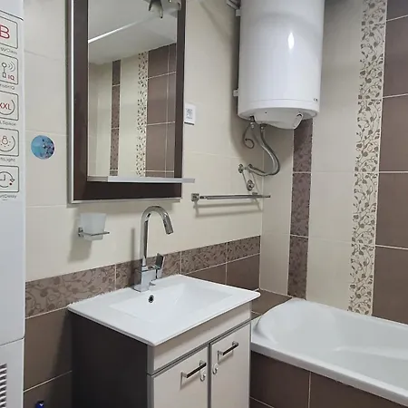 K18 Apartment, Spacious, In The Center, With Parking, 83 Sqm Novi Sad